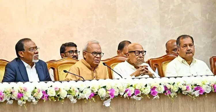 পৃথিবীর কোন দেশে দলীয় বিবেচনায় নিয়োগ হয় না, প্রশ্ন রিজভীর