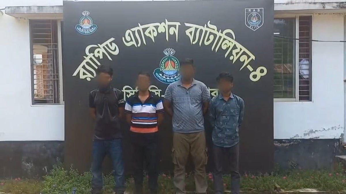 সাভারে পুলিশ হত্যা, পরিচয় জানার পরেও থামেনি হামলাকারীরা: র‍্যাব