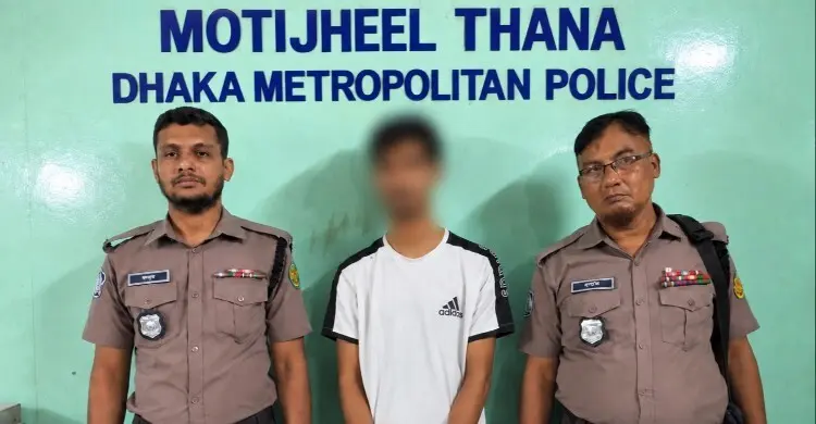 মেট্রোরেল স্টেশনের পাশে সন্দেহজনক ঘোরাঘুরি, মিললো ৪০০ ইয়াবা