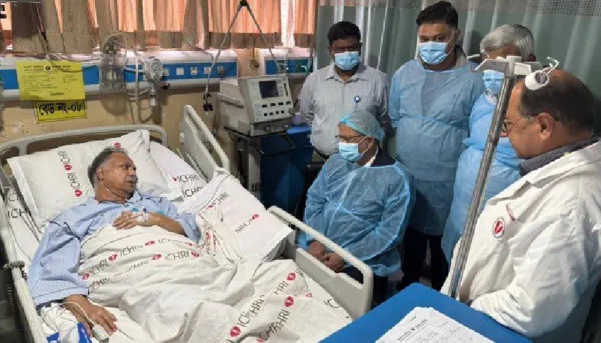 অসুস্থ বিদ্যুৎমন্ত্রী টুকুকে দেখতে হাসপাতালে রাষ্ট্রপতি 